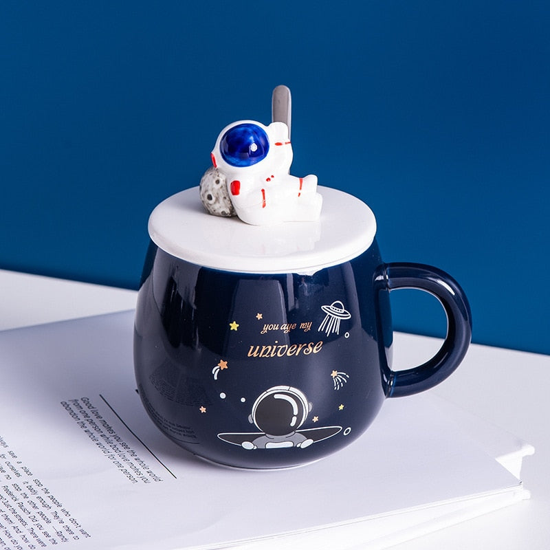 Creative Cartoon Ceramic Mug with Lid Cute Astronaut Water Mug Office Coffee Mug Practical Gift Mug Coffee Cup