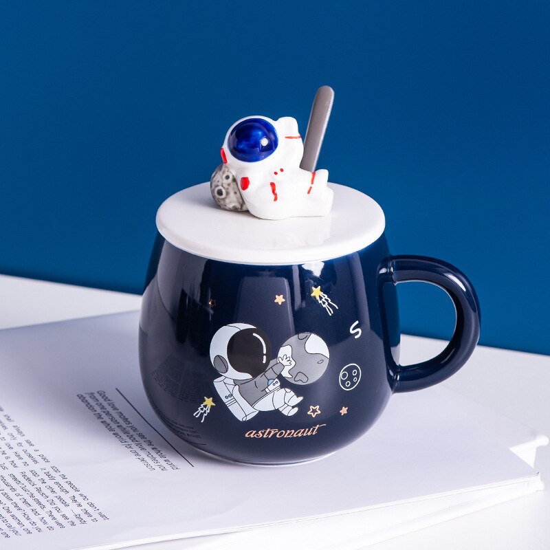 Creative Cartoon Ceramic Mug with Lid Cute Astronaut Water Mug Office Coffee Mug Practical Gift Mug Coffee Cup